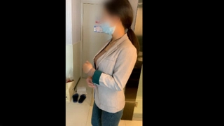 拖鞋家居日韩AV-白皙皮肤呆萌小姐姐！情趣耳朵抓屌吸吮！头套男怼着骚穴猛操，骑乘姿势打桩机，无套内射。